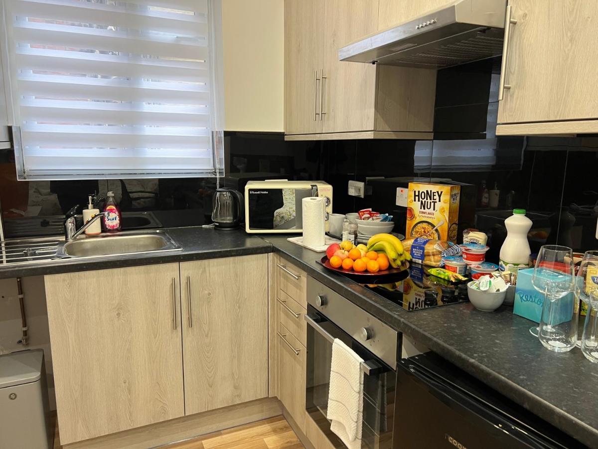 Jj Serviced Apartment - Close To Tube Station & Near Central London & Wembley Northolt  Esterno foto